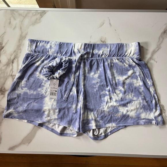 NWT Wildfox shorts w/ matching scrunchie in “Smokey Blue Tie Dye” - Picture 4 of 6